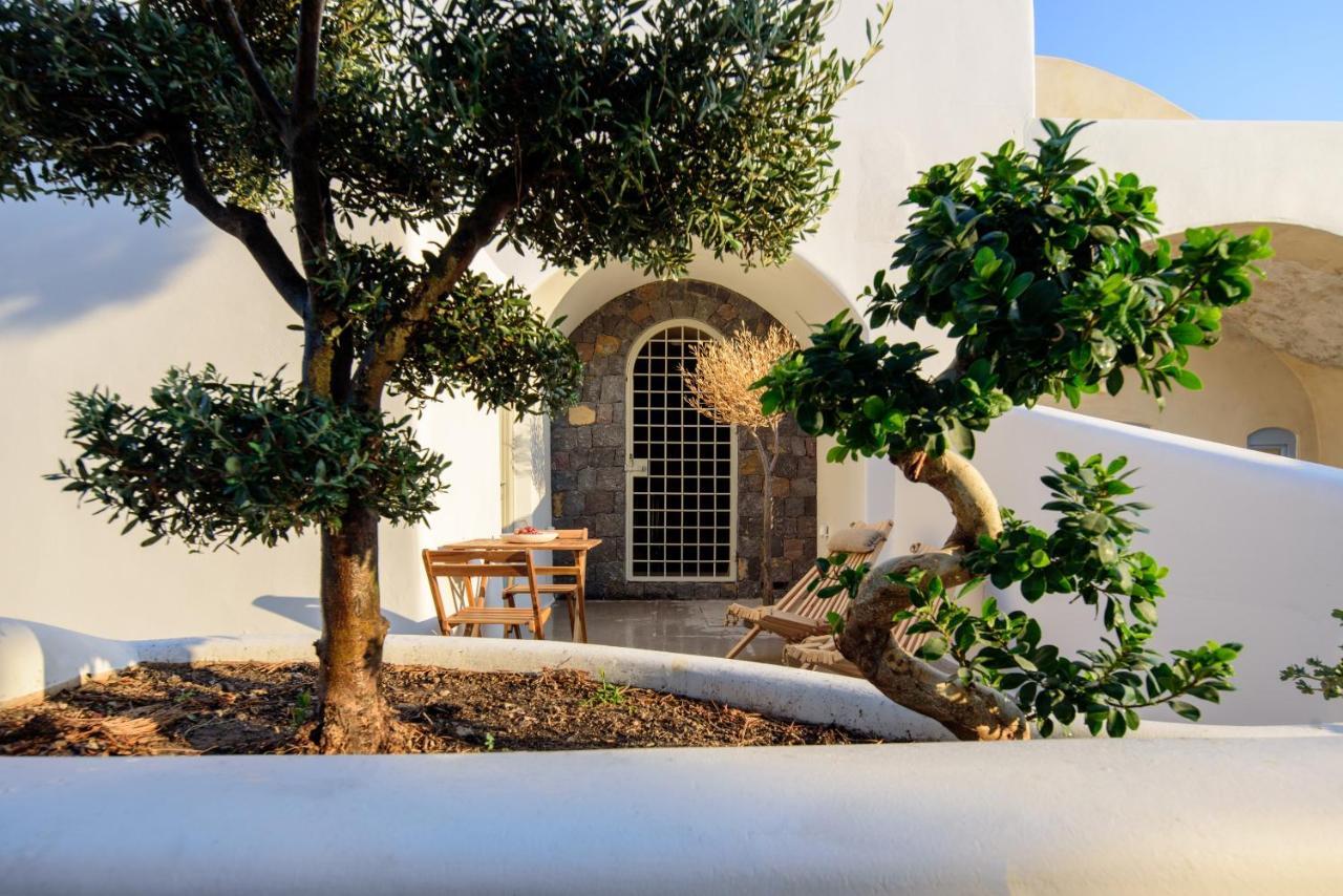 Oia Treasures Art Suites Buitenkant foto